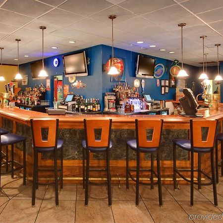 Ramada Plaza Rochester Airport Экстерьер фото