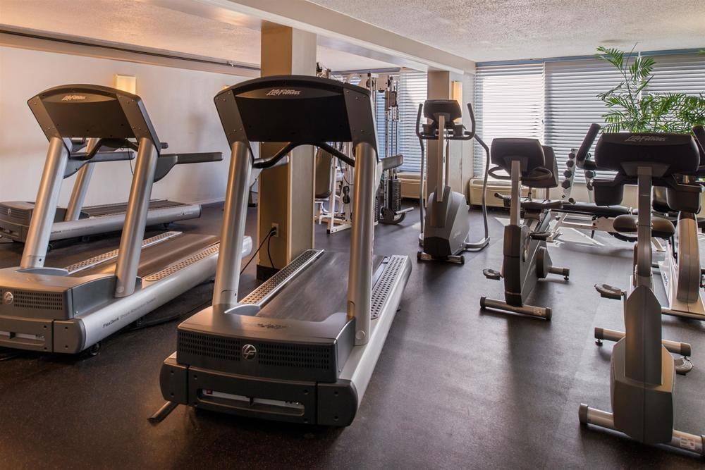 Ramada Plaza Rochester Airport Экстерьер фото