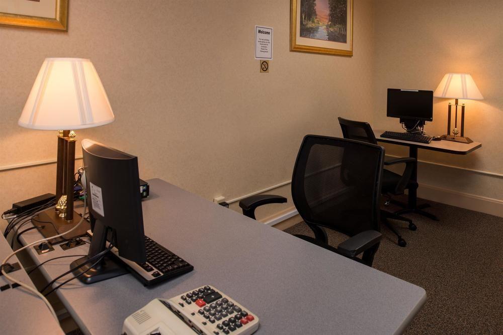 Ramada Plaza Rochester Airport Экстерьер фото