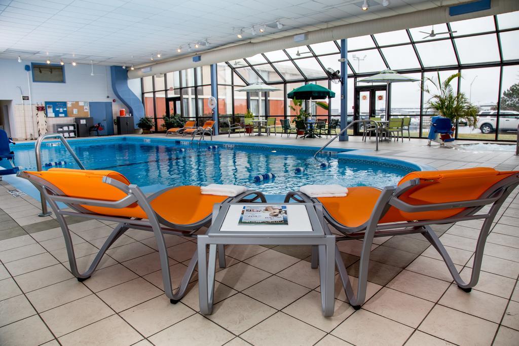 Ramada Plaza Rochester Airport Экстерьер фото