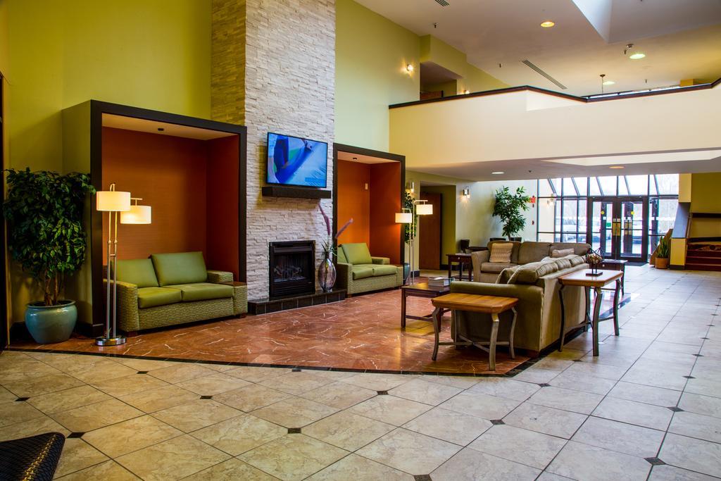 Ramada Plaza Rochester Airport Экстерьер фото