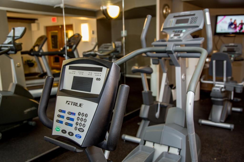 Ramada Plaza Rochester Airport Экстерьер фото