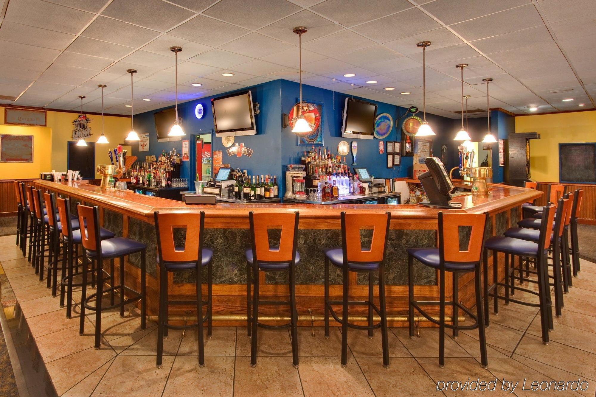 Ramada Plaza Rochester Airport Экстерьер фото