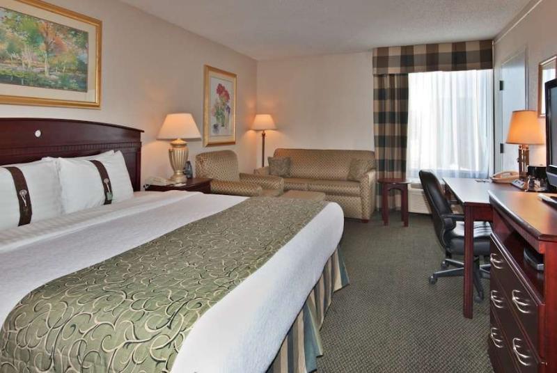 Ramada Plaza Rochester Airport Экстерьер фото